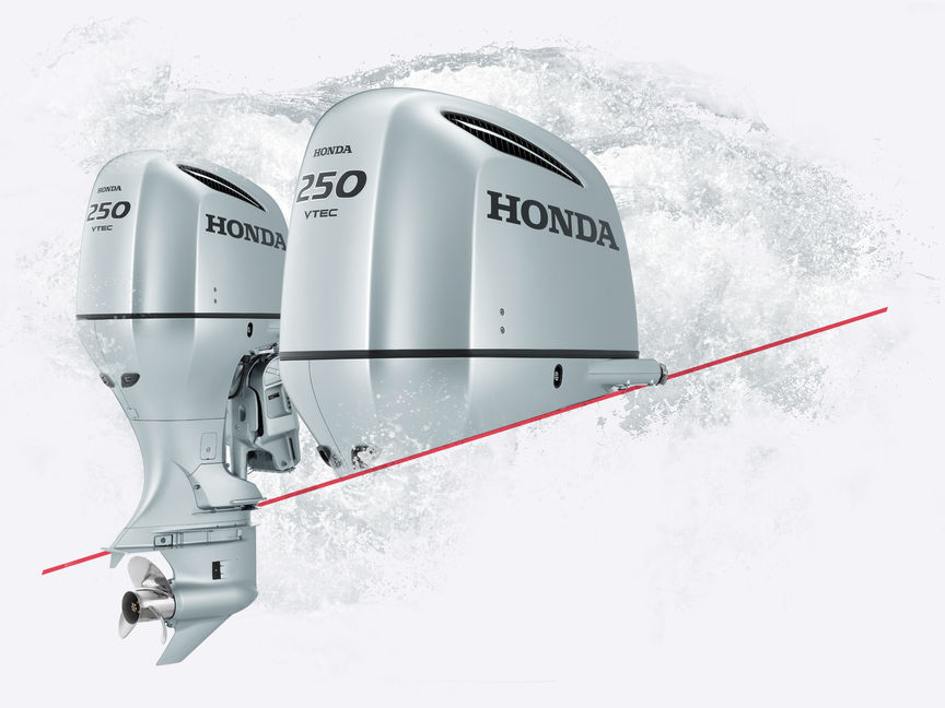 2 moteurs Honda BF250.